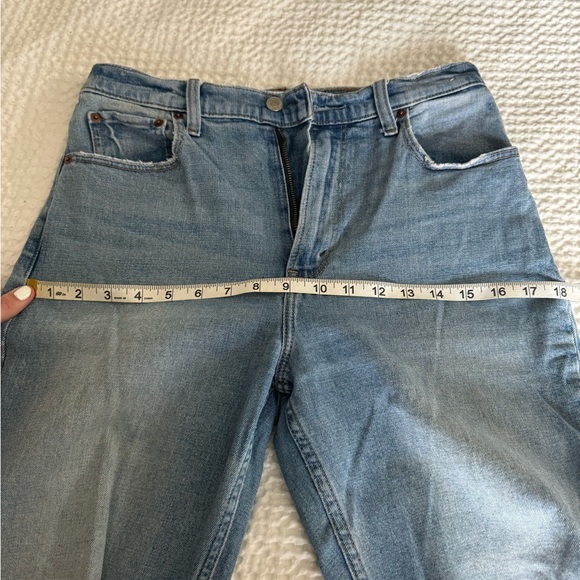 A&F Straight Leg Ultra High Rise Distressed Jeans - Picture 7 of 7